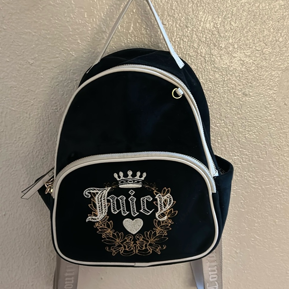 Gently used backpack/ purse 

Love it! But ready to trade or buy something else